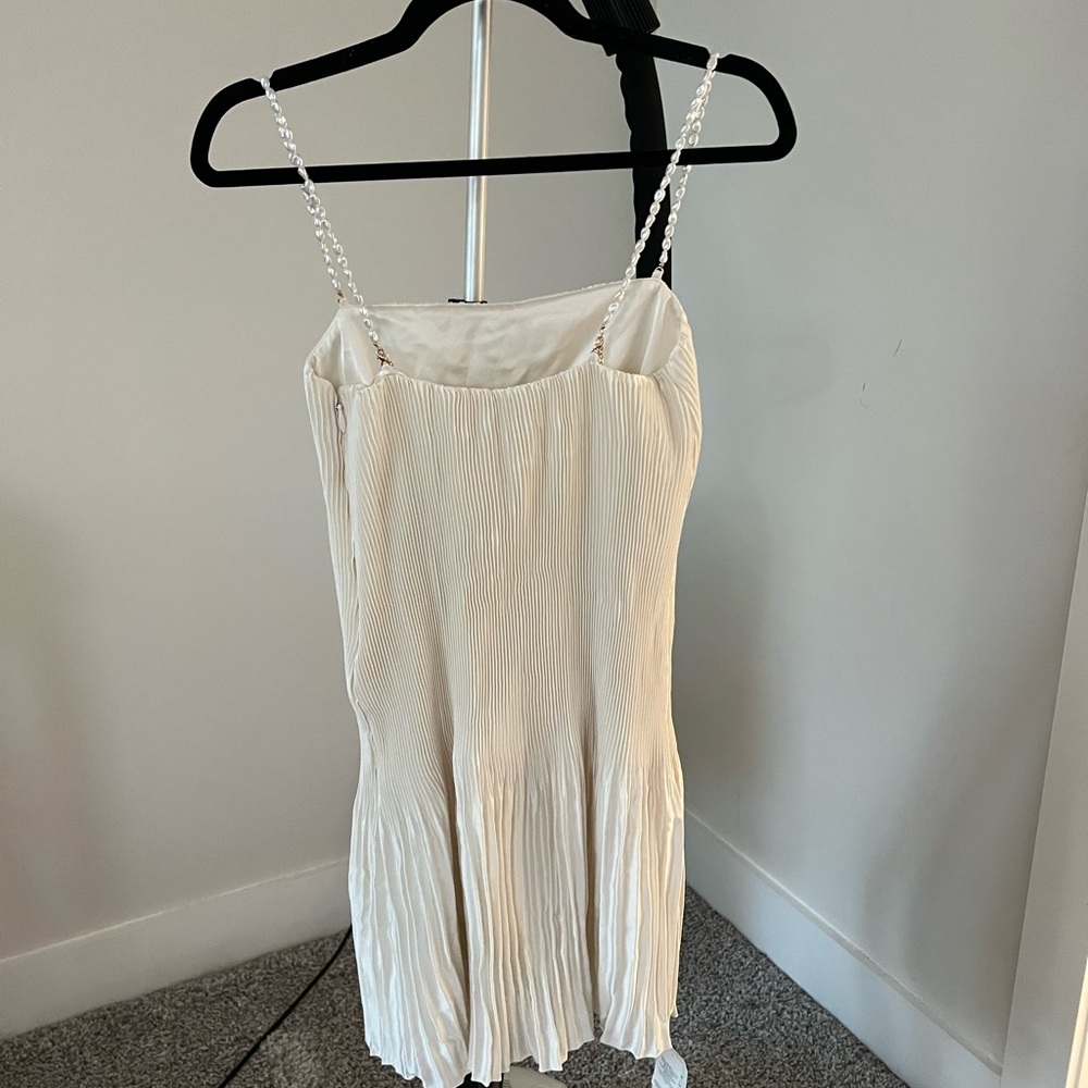 Abercrombie Elegant White Pleated Dress